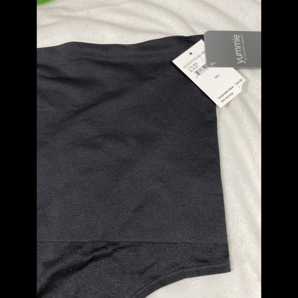 NWT Yummie Shapewear Seamless High Waist Thong‎ in Black [SZ M/L ] - Picture 5 of 11